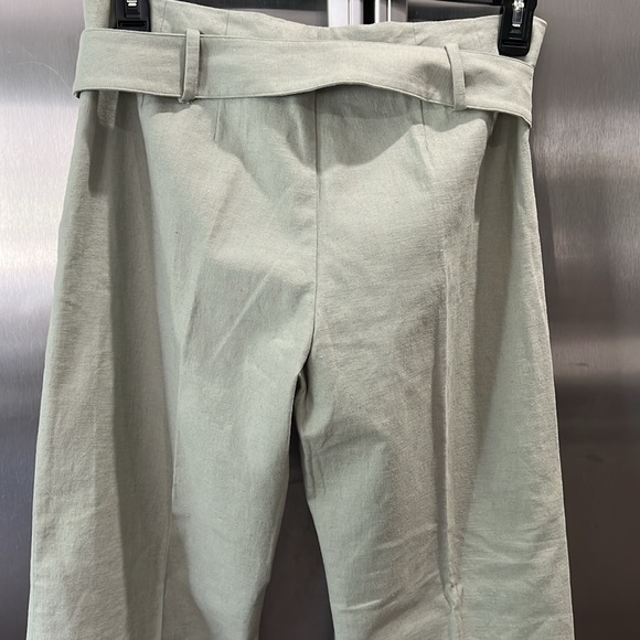 NWOT Magaschoni linen/cotton blend trousers with belt. - Picture 2 of 14